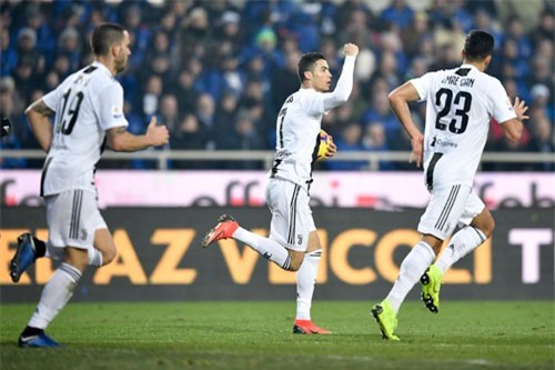 CLIP: Ronaldo lập công, Juve thoát thua trước Atalanta