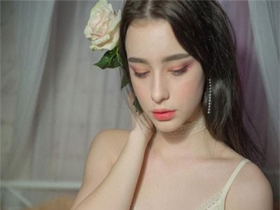 3 cô gái Đông Âu đẹp như tiên giáng thế khiến thanh niên châu Á mê mệt