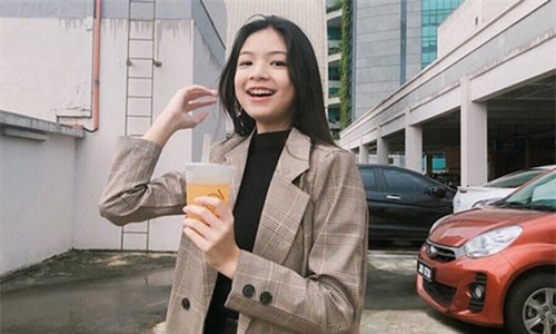 Nữ sinh 15 tuổi kiếm bộn tiền, là ngôi sao trên mạng