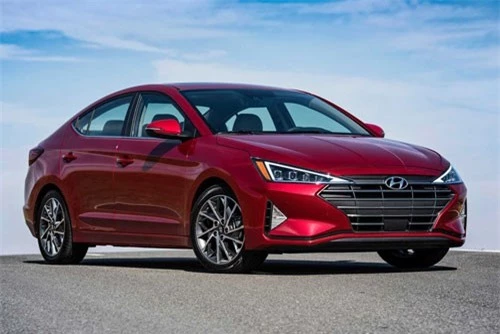 4. Hyundai Elantra 2019 (giá khởi điểm: 23.500 USD).