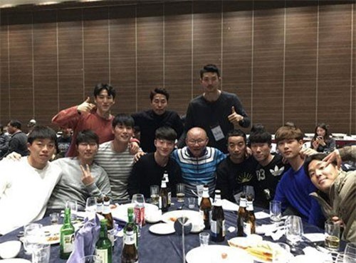 Cầu thủ Hàn Quốc chia sẻ về kỷ niệm chân thành với HLV Park Hang Seo