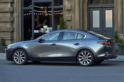 6. Mazda 3 Sedan 2019 (giá khởi điểm: 18.095 USD).