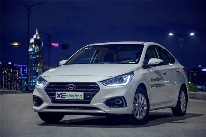 Đánh giá Hyundai Accent 2018: Xe mới hấp dẫn cho người Việt trẻ. Hyundai Accent 2018 đem đến cho người tiêu dùng Việt Nam một lựa chọn mới hấp dẫn với kích thước nhỏ nhắn, dễ sử dụng trong đô thị và tiện ích dồi dào. (CHI TIẾT)