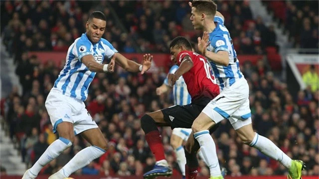 Nhìn lại chiến thắng ấn tượng của Man Utd trước Huddersfield - Ảnh 14.