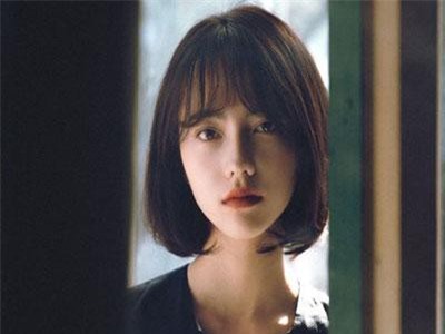 'Nàng thơ' tóc ngắn thần thái như bước ra từ truyện tranh