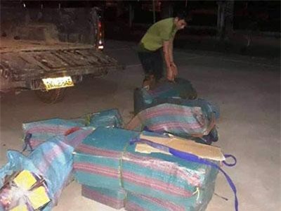 Liên tiếp bắt các đối tượng vận chuyển gần 400 kg pháo lậu