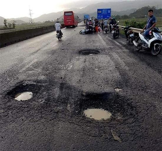 Vụ sụp ổ gà ở Phú Yên: 600 triệu đồng không thể đổi lấy mạng người