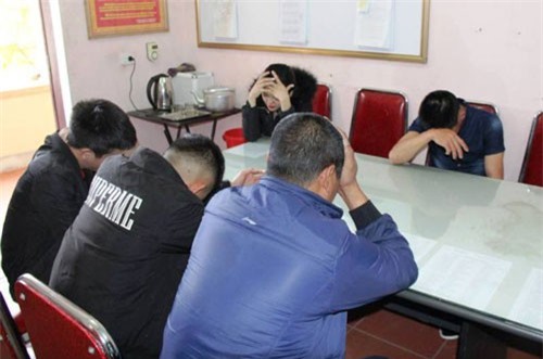 Nghệ An: Đột kích khách sạn, công an bắt giữ gần chục nam nữ đang thác loạn