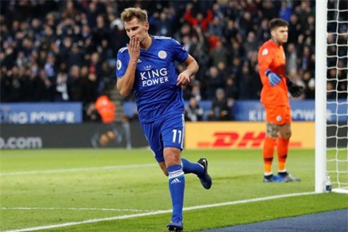 Thua sốc trước Leicester, Man City bị Liverool bỏ xa 7 điểm