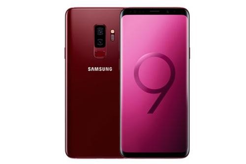 Mở hộp Samsung Galaxy S9 Plus màu vang đỏ vừa lên kệ ở Việt Nam