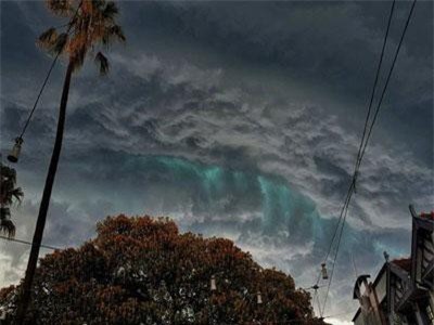 Ánh sáng xanh bí ẩn trong cơn dông ở Úc