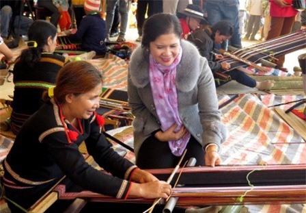 Đắk Nông: Liên tục thay đổi ngày tổ chức Lễ hội văn hóa thổ cẩm