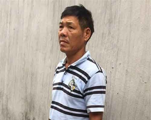 Mang dao vào công sở hét 'chủ tịch và phó chủ tịch đâu?'