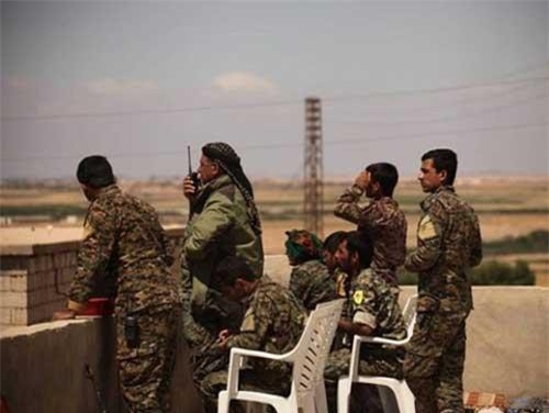 Mỹ rút quân, người Kurd bắt tay lực lượng Syria "kìm chân" Thổ Nhĩ Kỳ