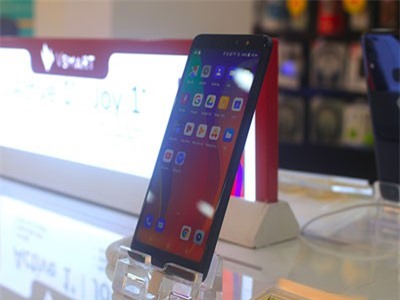 Tín đồ công nghệ nói gì khi sử dụng điện thoại Vsmart của tỷ phú Phạm Nhật Vượng?