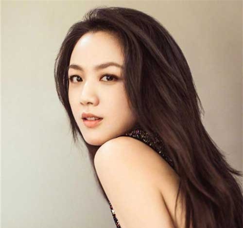 "Mỹ nhân cảnh nóng" Thang Duy tái xuất xinh đẹp