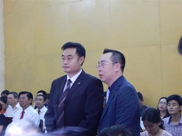 Ông Jerry Lim (trái) ông Lim tỏ ra rất  thất vọng cho lĩnh vực công nghệ và đầu tư nước ngoài khi rõ ràng rằng việc đổi mới, sáng tạo không còn được xem trọng (Ảnh: ĐL)