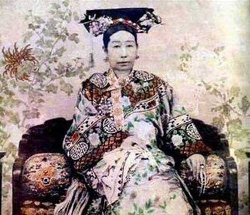 Bà hoàng Từ Hy nghiện kịch dâm ô như thế nào?