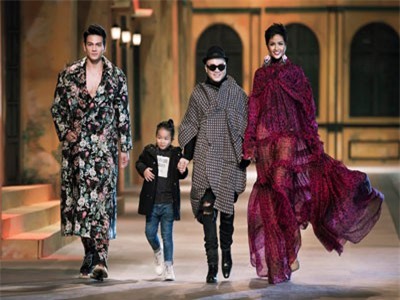 Hành động của H'Hen Niê trong show diễn của Đỗ Mạnh Cường khiến dân mạng trầm trồ khen ngợi