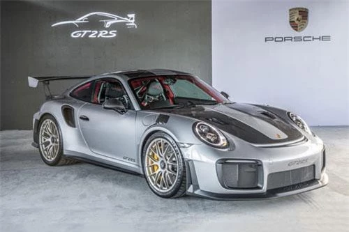 Porsche 911 GT2 RS 2018.