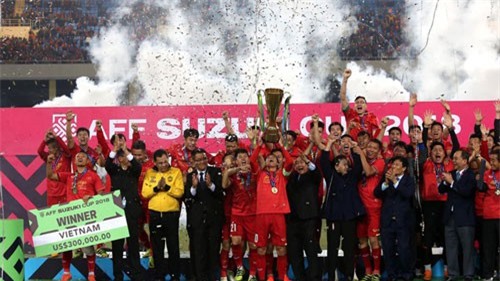 Đội tuyển Việt Nam giành Cúp Chiến thắng