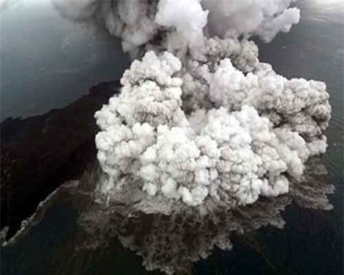 Indonesia nâng mức cảnh báo núi lửa tại Sunda