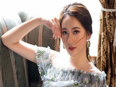 Bạn gái cao 1m74, đẹp đúng chuẩn hoa hậu của cầu thủ Đinh Thanh Bình