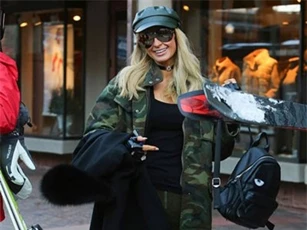 Paris Hilton sành điệu ra phố mua sắm
