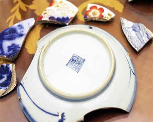 Những phong tục đón Tết Dương lịch kỳ lạ trên thế giới