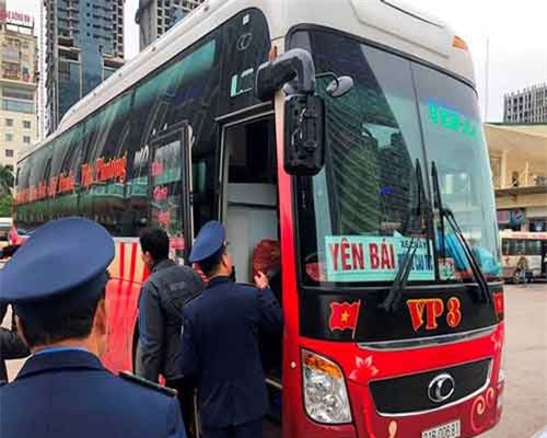 Khách tăng 80%, nhiều nhà xe 'nhồi nhét' bị xử lý