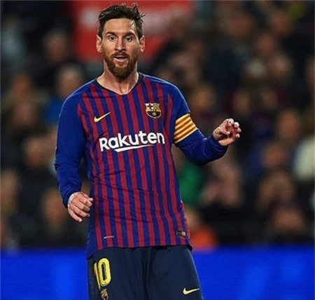 Giữa trời đông lạnh giá, Messi bất ngờ khoe ảnh “nóng” cùng vợ yêu - Ảnh 4.