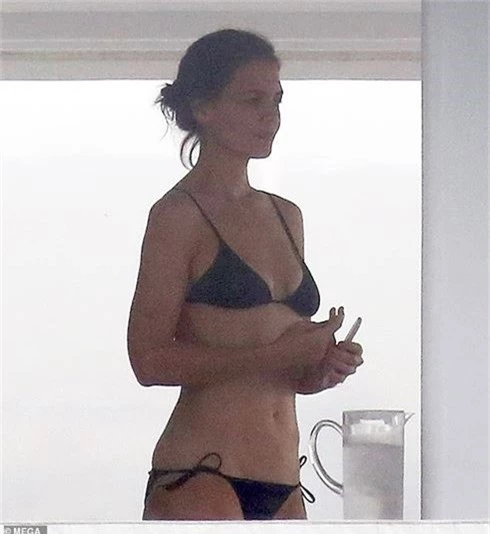 Katie Holmes hiếm hoi mặc bikini gợi cảm, đi nghỉ với Jamie Foxx - ảnh 7