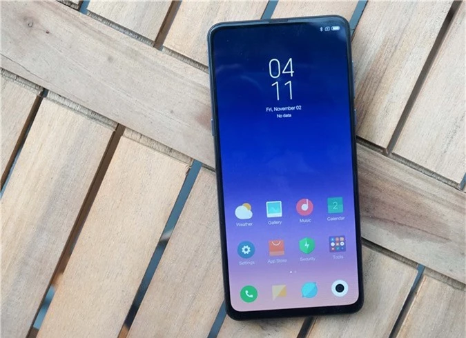 Smartphone trượt đầu tiên của Xiaomi bán tại Việt Nam với giá 12,9 triệu đồng - Ảnh 1.