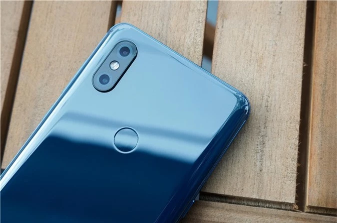 Smartphone trượt đầu tiên của Xiaomi bán tại Việt Nam với giá 12,9 triệu đồng - Ảnh 3.