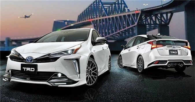 Vừa ra mắt, xe xanh Toyota Prius 2019 đã có loạt phụ kiện độ chính hãng ảnh 3