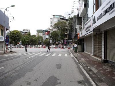 Hà Nội rét đậm, đường phố vắng vẻ trong ngày đầu nghỉ lễ