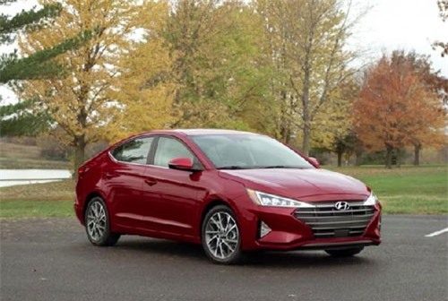 Hyundai tặng xe mới cho nữ tài xế '1,6 triệu km'