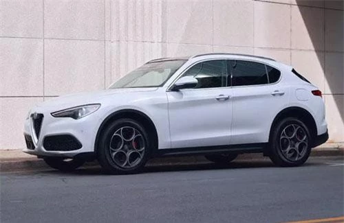 6. Alfa Romeo Stelvio.