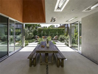 Ngắm kiến trúc của ngôi nhà bên bờ biển gây thương nhớ vì hòa trộn đầy đủ yếu tố Á – Âu