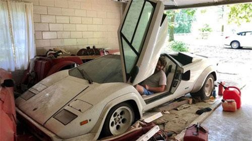 Tìm thấy Lamborghini Countach trong nhà kho cũ sau hơn 20 năm bỏ hoang