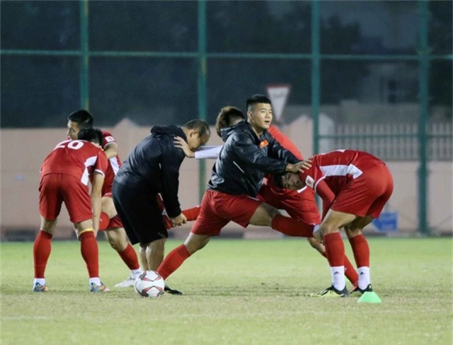 Đội tuyển Việt Nam tăng khối lượng tập luyện tại Qatar - Ảnh 13.