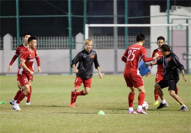 Đội tuyển Việt Nam tăng khối lượng tập luyện tại Qatar - Ảnh 14.