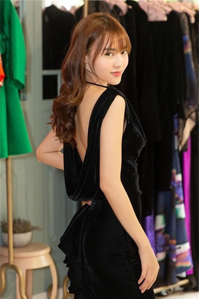 Hoa hậu Tiểu Vy, Phương Khánh, Midu quyến rũ trong trang phục của Lý Quí Khánh - Ảnh 6.