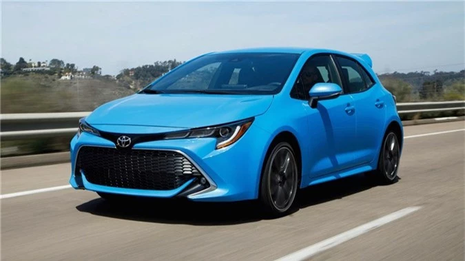 toyota corolla hatchback 2019 co gia ban tu 453 trieu dong hinh anh 1