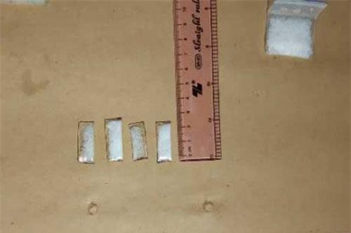 Quảng Nam: Cắt tóc thư giãn kiêm phục vụ “hàng đá”