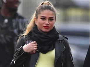 Bạn gái xinh đẹp của Pogba bất ngờ khoe bụng bầu