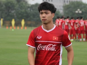 ‘Chết cười’ với clip Công Phượng ‘bắn’ tiếng Anh