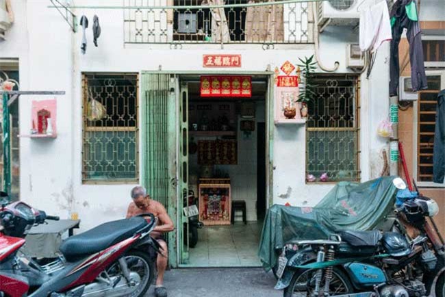 Con hẻm nhỏ 100 tuổi giữa lòng Sài Gòn được báo Tây khen ngợi hết lời