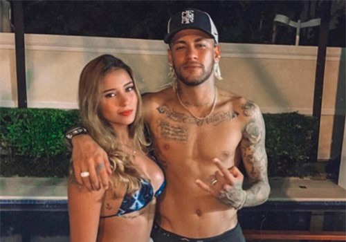 Bạn gái tin đồn của Neymar: Siêu mẫu ngực khủng, body "chuẩn đét"