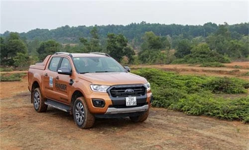 Đánh giá Ford Ranger mới tại Việt Nam. Những nâng cấp theo hướng tối ưu khả năng vận hành êm ái và thành thị là lợi thế cho mẫu pick-up bán chạy nhất thị trường. (CHI TIẾT)